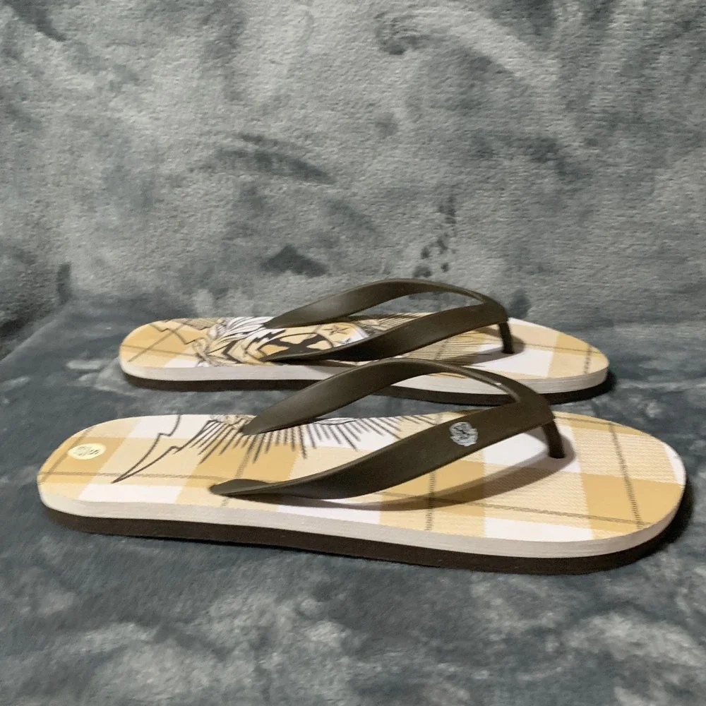 Twisted X Mens Plaid Graphic Flip Flop Sandals Brown Tan Crest Stars Size S 6/7